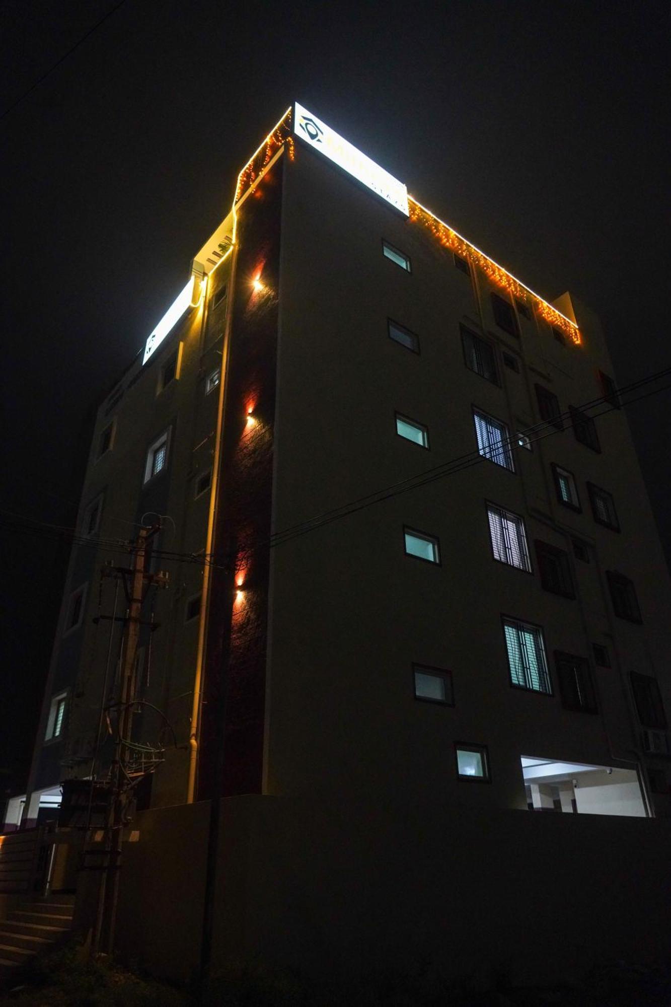 Mithra'S Homestay Near Padmavathi Ammavari Temple ティルパティ エクステリア 写真