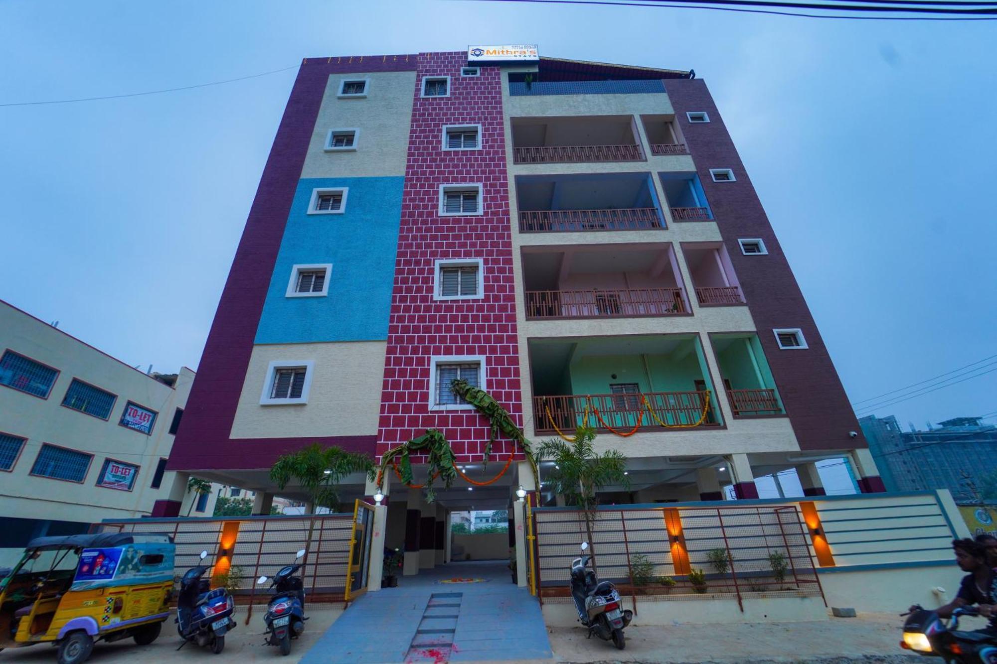Mithra'S Homestay Near Padmavathi Ammavari Temple ティルパティ エクステリア 写真