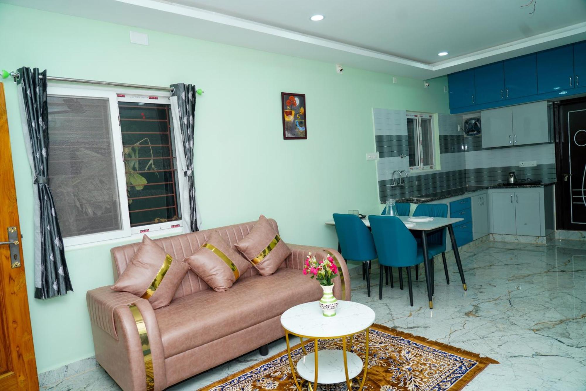 Mithra'S Homestay Near Padmavathi Ammavari Temple ティルパティ エクステリア 写真